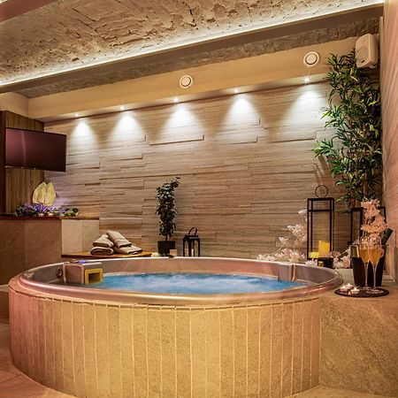 Venus Apartment With Jacuzzi And Sauna - City Center Belgrado Exterior foto