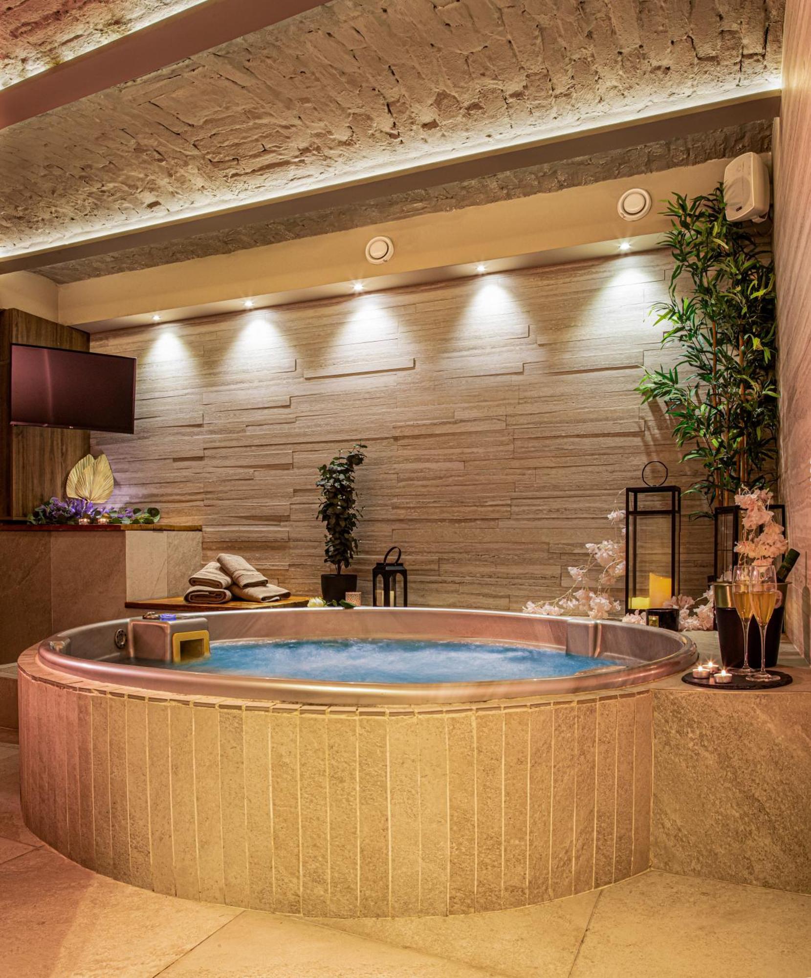 Venus Apartment With Jacuzzi And Sauna - City Center Belgrado Exterior foto